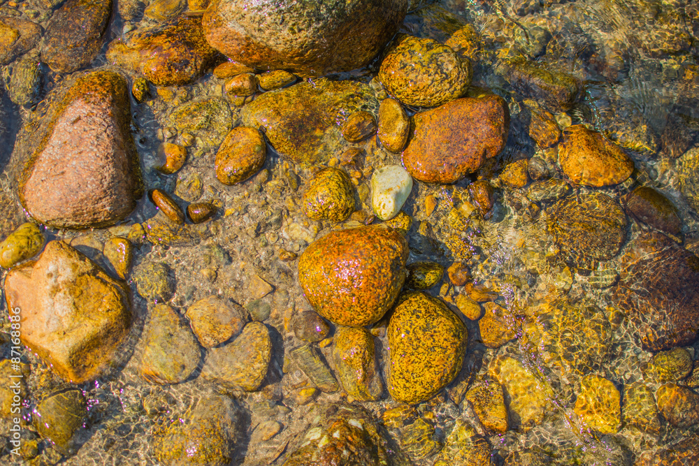 Steine im Wasser Steine im Wasser