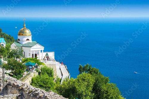 Монастырь вблизи черного моря