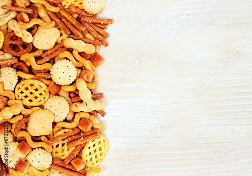cornice di salatini per aperitivi