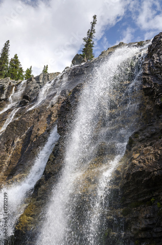 Tangle Creek Falls sulla Icefield Parkway in Canada photo