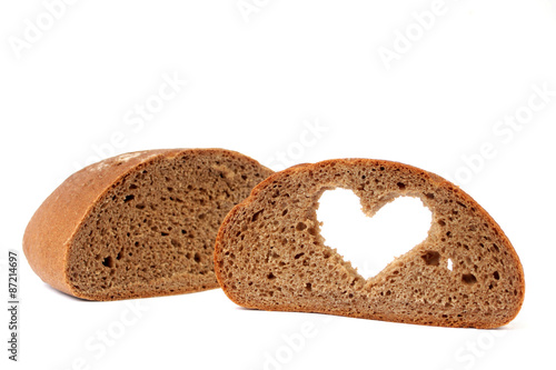 Sauerteig-Volkornbrot, Brotscheibe mit Herz photo