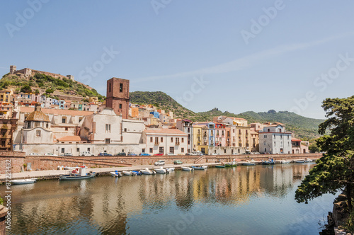 Bosa, Altstdt, Stadt, Fluss Temo, Temobrücke, Uferpromenade, Kathedrale, Kastell, Burg, Sardinien, Italien