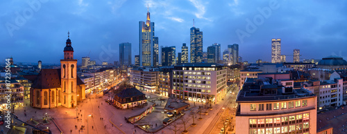 Frankfurt Skyline bei Nacht