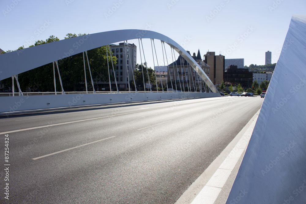 Obraz premium Pont Schuman Lyon France 6