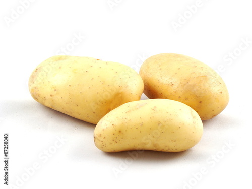 3 Kartoffeln - weisser Hintergrund 