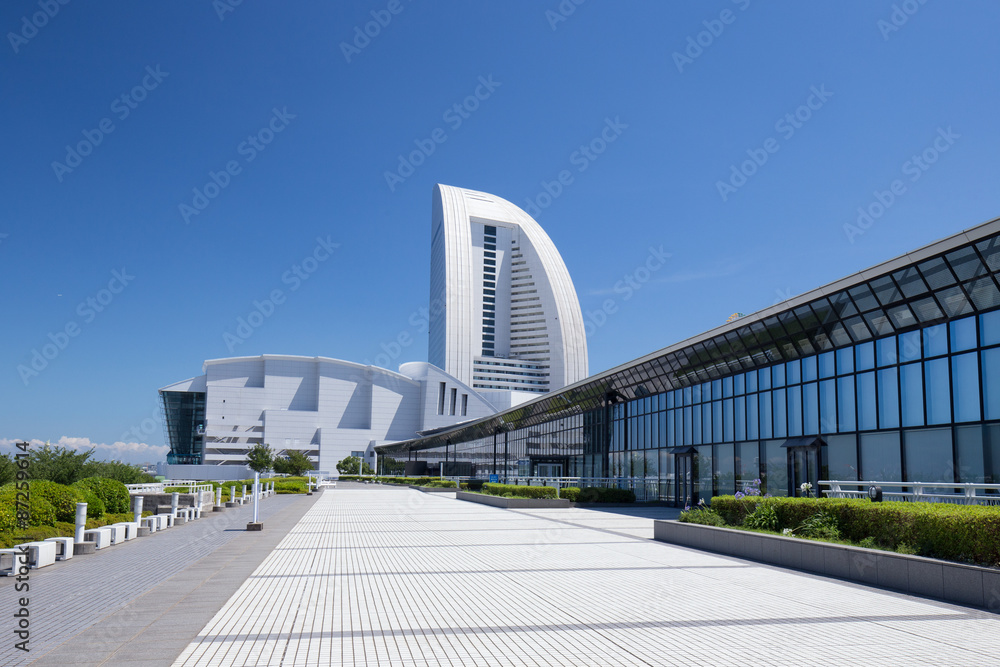 Naklejka premium パシフィコ横浜とグランド・インターコンチネンタルホテル