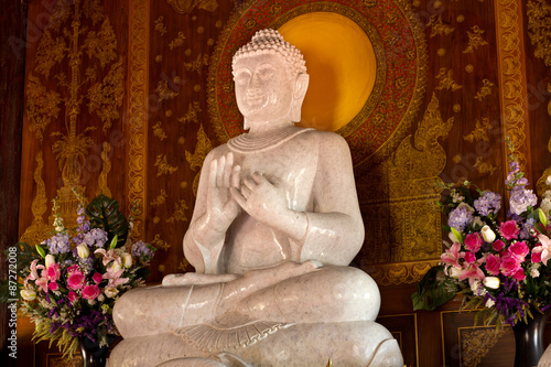 фотографія Thai Buddha Golden Statue in Wat Tha Sai , Phang Nga  Thailand.
