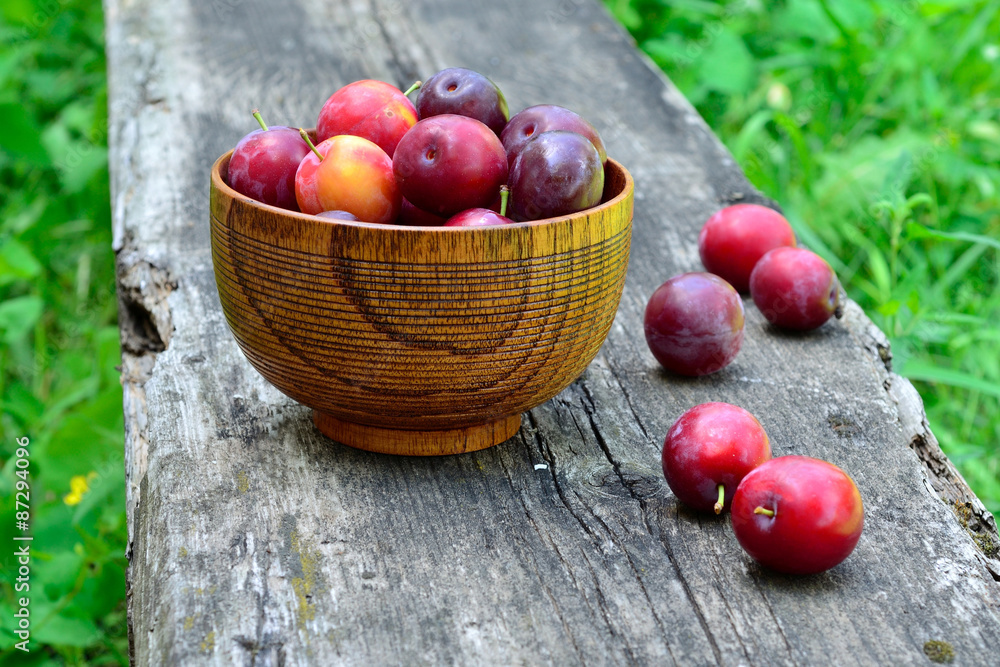 Bowl with plum Bowl with plum