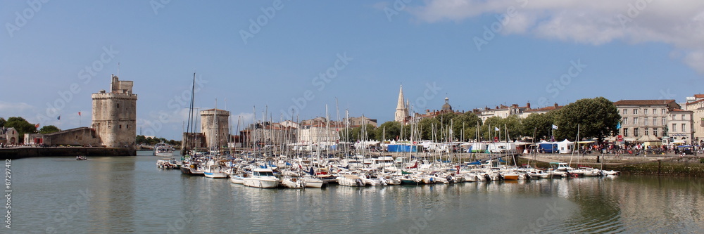 La Rochelle, France. Vue sur le port.