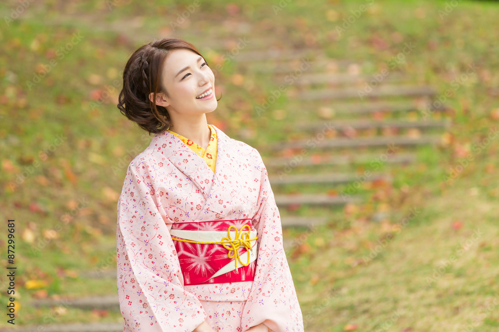 着物を着た女性