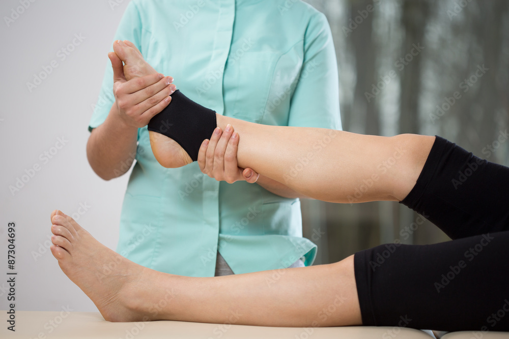 Obraz premium Ankle manipulation