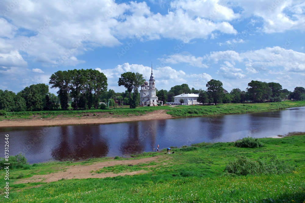 Fototapeta premium river in the old town Vologda