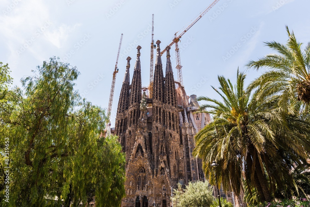 la sagrada familia in barcelona designed by antonio gaudi la sagrada familia in barcelona designed by antonio gaudi