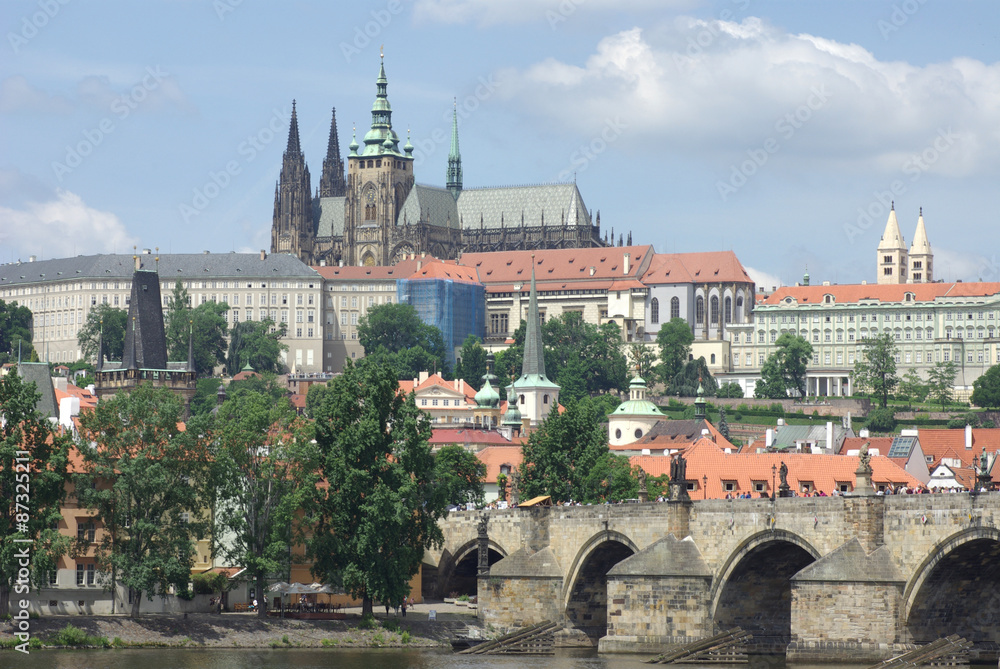 Fototapeta premium View of colorful old town and Prague castle with river Vltava, Czech Republic