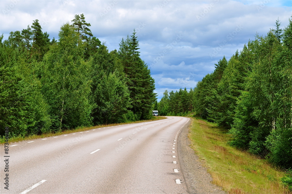 Landstrasse durch Smaland`s Wälder, Schweden