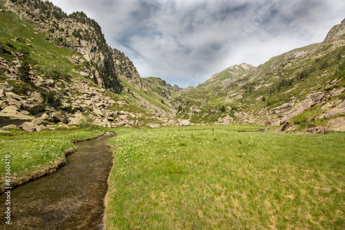 Ruisseau en Montagne, Pyrénées France © B. Piccoli