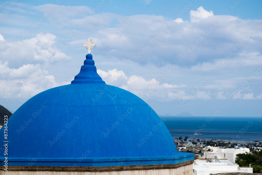 blaues Kirchendach auf Santorini blaues Kirchendach auf Santorini