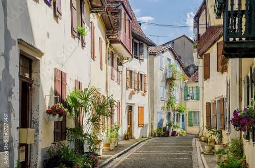 Fototapeta Naklejka Na Ścianę i Meble -  Typical French street in Salies-de-Bearn