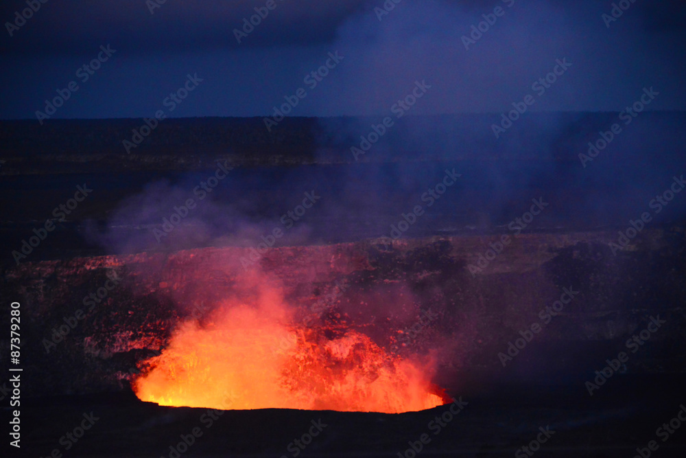 Halema’uma’u crater