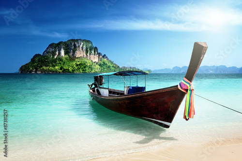 long boat and poda island, Thailand © Iakov Kalinin