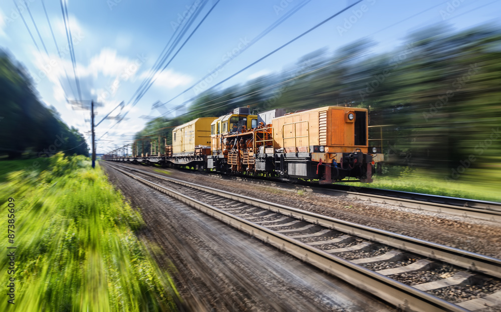 Fototapeta premium Specjalny transport kolejowy szybki ruch z rozmyciem