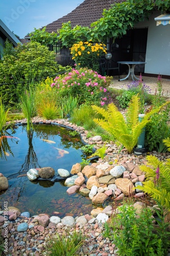 kleiner Gartenteich
