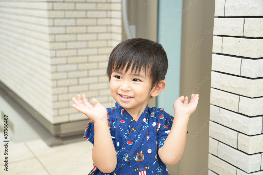 甚平を着ている男の子 甚平を着ている男の子