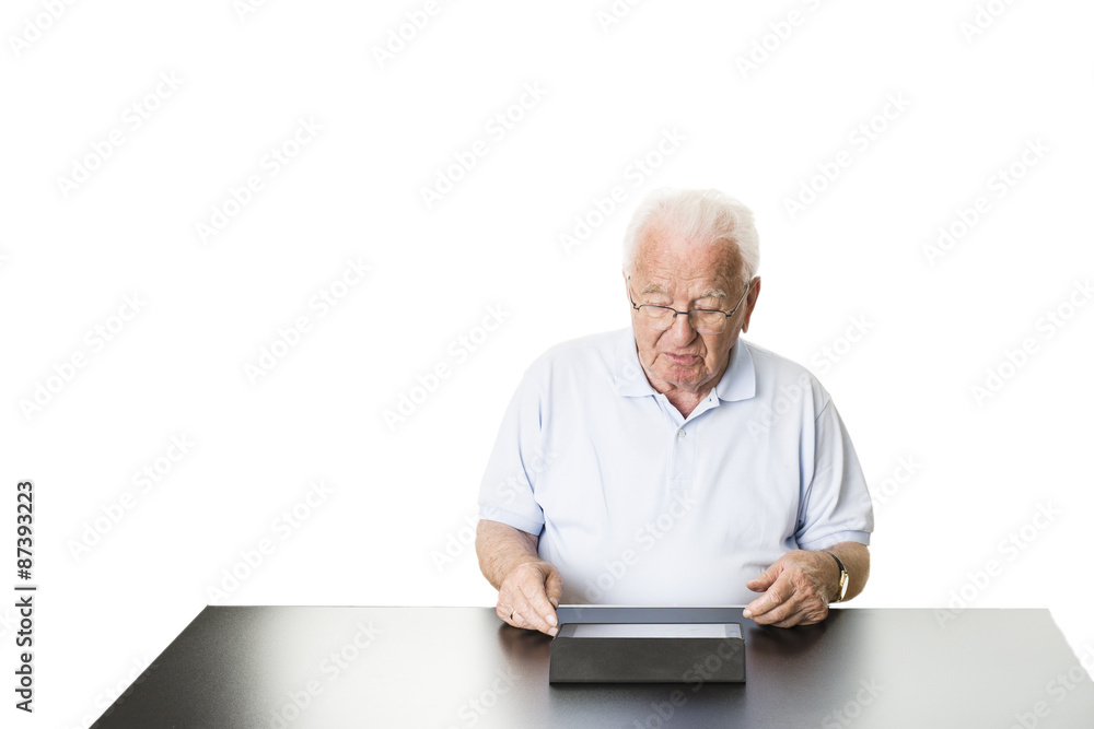 Senior mit Tablet Senior mit Tablet