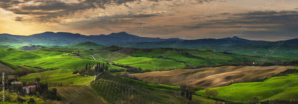 Beautiful image of the Tuscany countryside