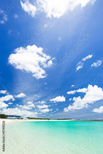 沖縄のビーチ・西原きらきらビーチ   © yuuta
