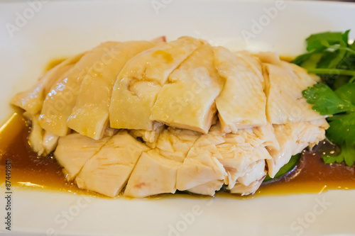 Singapore Hainanese steamed chicken rice