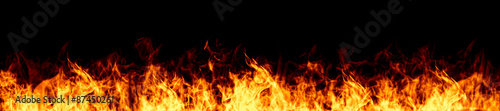 Feuer Flammen auf schwarzem Hintergrund