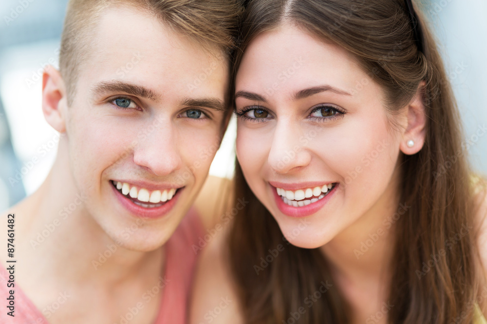 Young couple smiling
Young couple smiling