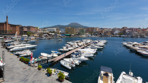 Tableau sur toile Torre del Greco (Napoli, Italia) - A view of the harbor