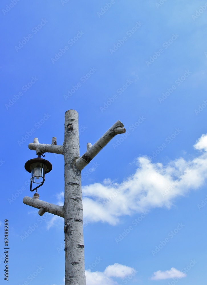 Fototapeta premium 高台にある電灯