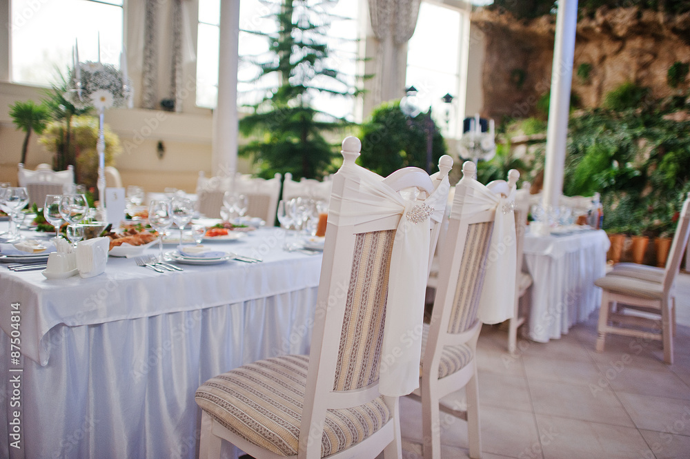 decor chair at wedding table