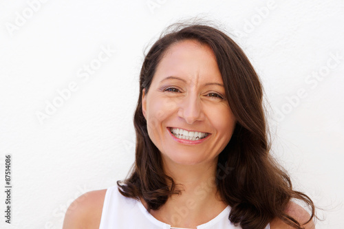 Valokuva Smiling mid adult woman