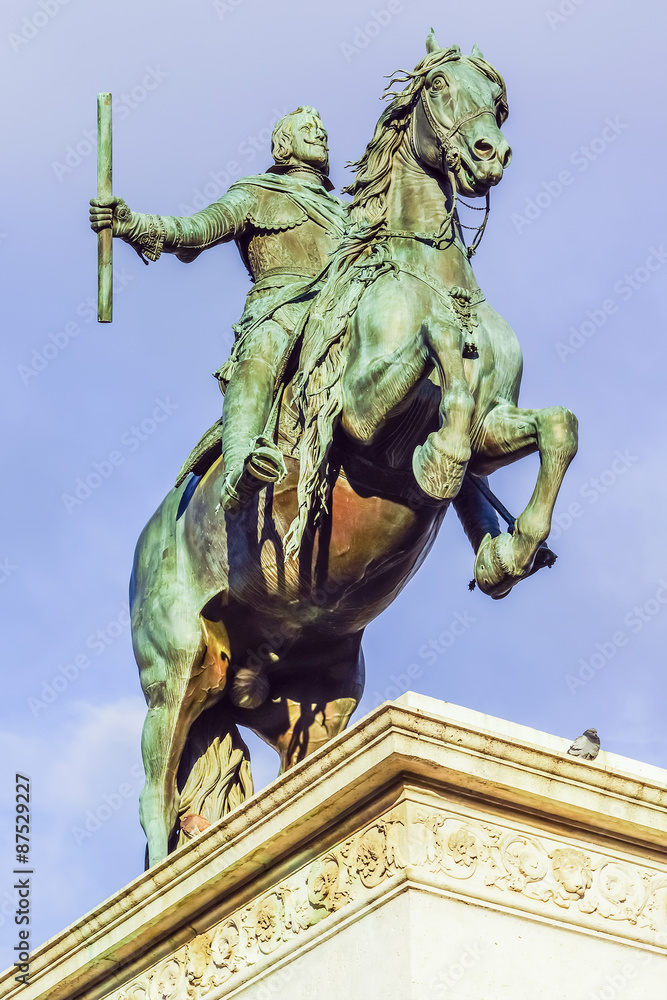 Obraz premium Madrid Plaza de Oriente, Felipe IV monument. Madrid, Spain.