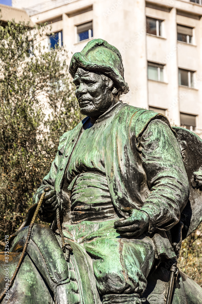 Obraz premium Monument of Miguel Cervantes on Plaza de Espana in Madrid, Spain