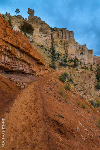 Looking up the Trail Bryce Canyon Peek-a-boo