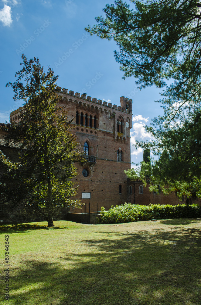 medieval castles in Tuscany