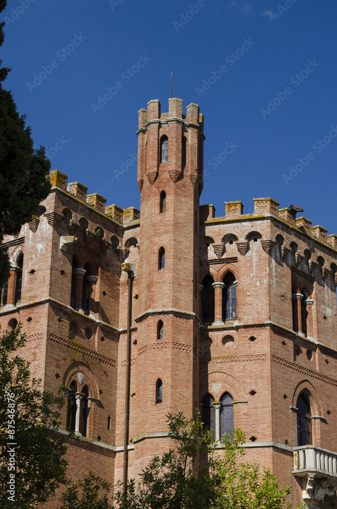 medieval residences in Tuscany