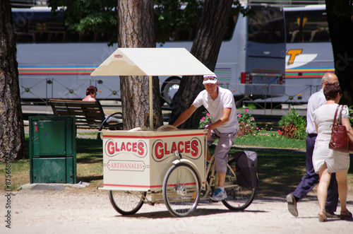 triporteur - vendeur de glaces photo