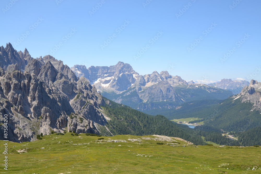 Dolomiti - Parco delle Tre Cime (vista verso lago di Misurina) 