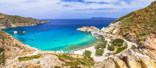 Fototapeta Naklejka Na Ścianę i Meble -  Beautiful Greek islands - Milos, panoramic view with Fyropotamos
