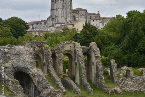 Les ruines des arènes gallo-romaines de Saintes 