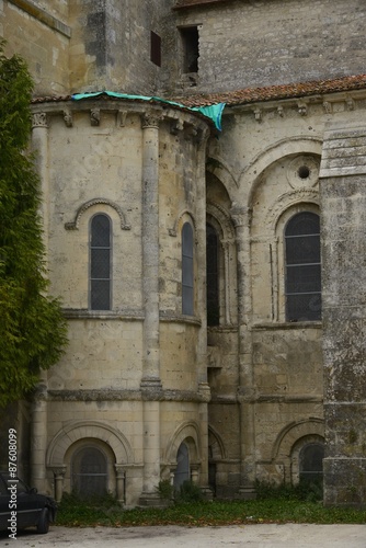 L'un des recoins de la basilique romane St-Eutrope de Saintes