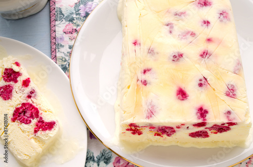 Raspberry ice-cream dessert semifreddo