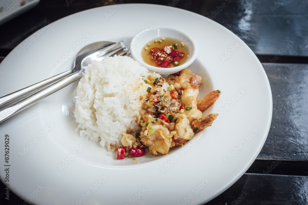 Fried shrimp, salt, pepper with rice / thai food Fried shrimp, salt, pepper with rice / thai food