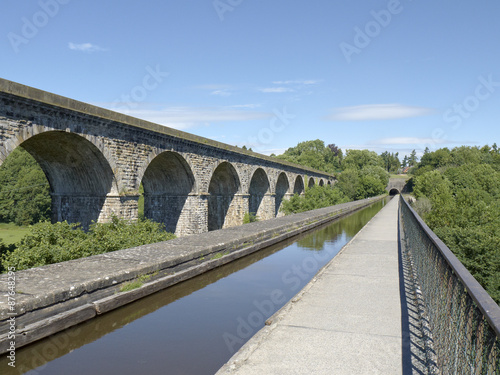 Fotografia, Obraz Railway viaduct with aqueduct in Chirk Wales UK